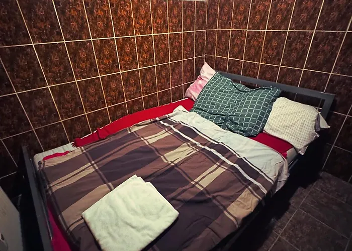 Hostel Eric Apartment *